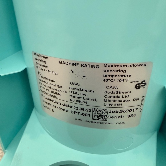 SodaStream Aqua Sparkling Water Maker - Picture 6 of 6